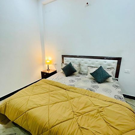 Amrita Residency Varanasi Exterior foto